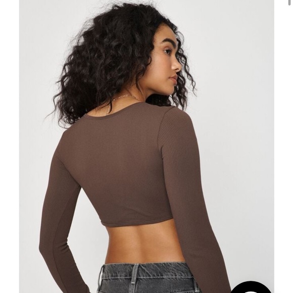 NWOT Garage Sabrina Twisted Seamless Long Sleeve Top - Picture 2 of 4